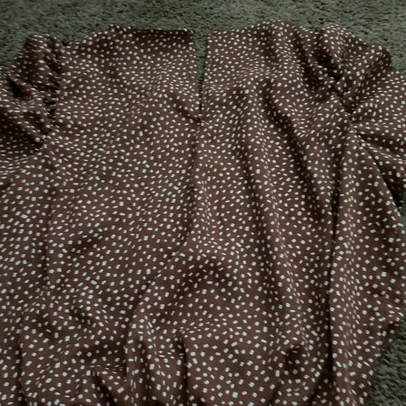 fancy white and dark salmon blouse - Picture 3 of 4